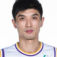 陈金龙 身披 33 号球衣