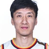 韩硕 身披 33 号球衣