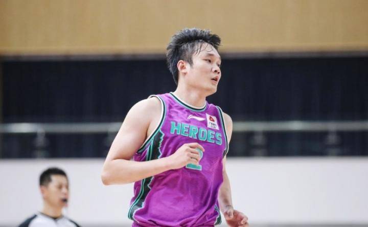 CBA战报：姜伟泽22 8，丁彦雨航21分，吉林98-83终结山东连胜
