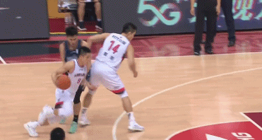 瞅瞅这个状元郎！郭凯18中10砍下22分17板4助4断