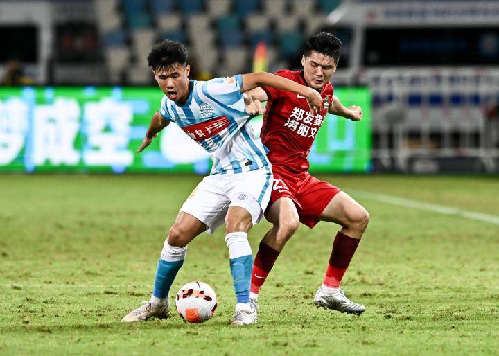 3比0大胜广州城，位列积分榜第二风水轮流转曾经为...