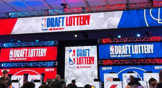 NBA选秀乐透抽签：魔术获状元签，雷霆、火箭分获榜眼和探花