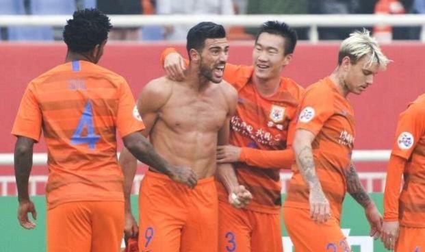 李霄鹏神奇换人 3个换人制造4球迎来疯狂大逆转