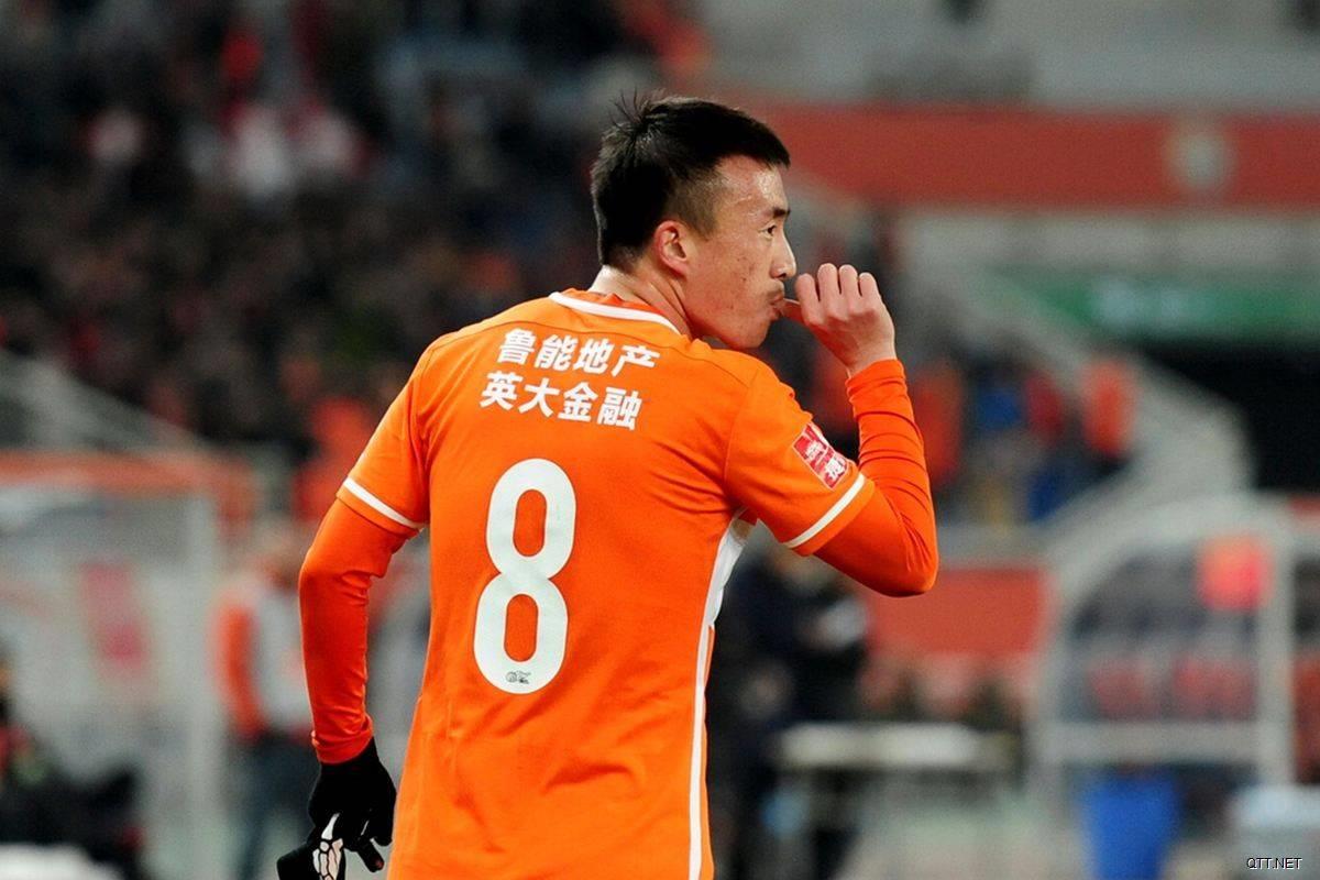 你只道他“白斩鸡”，却不知他是力助国足抗韩的“中国鲁尼”