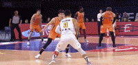 CBA战报：上海87-82险胜深圳2-0晋级半决赛，王哲林25 14