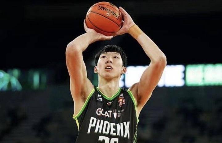 周琦谈步行者邀约：如果国家队时间不冲突，想再挑战一下NBA