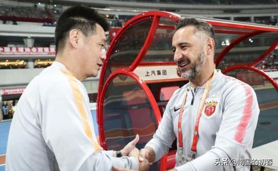 大战在即烟雾弹退散！上港核心自宣复出？然而李霄鹏早已看穿一切
