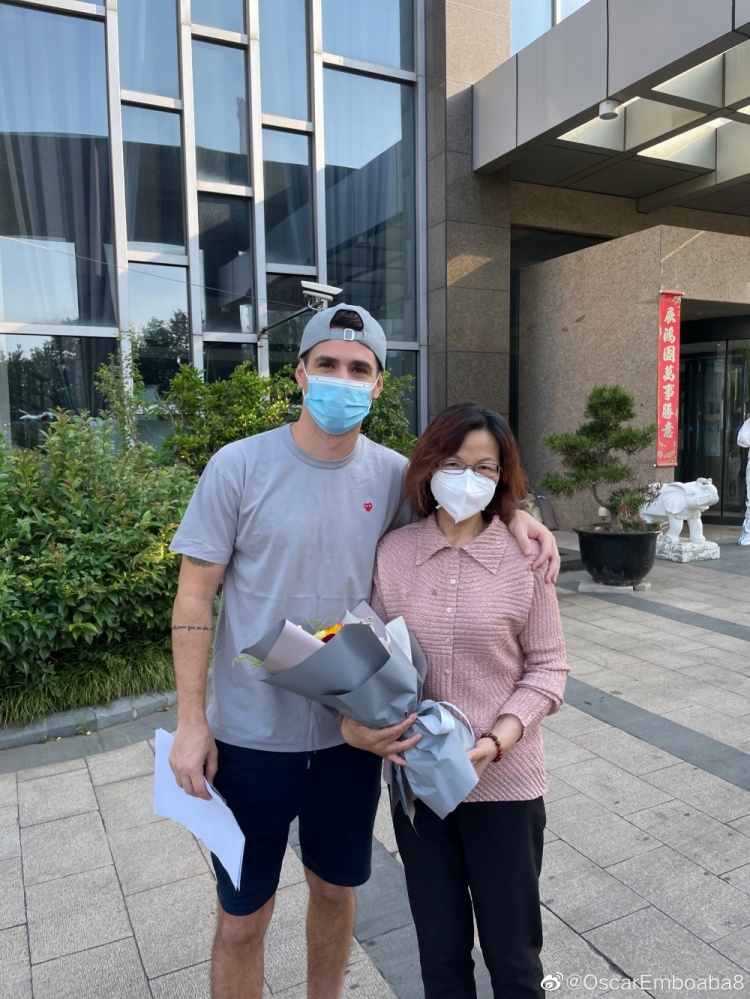 海港外援奥斯卡解除隔离：感谢大家的理解与陪伴，队友们我来啦