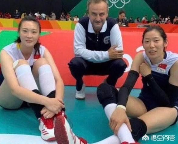 朱婷和姐妹一起做客惠若琪家中，几人一起吃美食晒合照，算是回应了此前的不和言论吗？