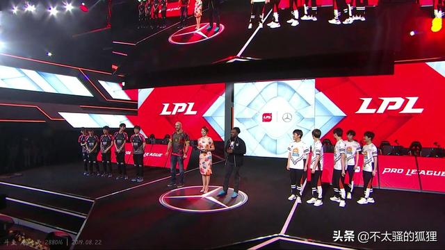 LPL夏季赛季后赛EDG对战SN第一局：SN1：0EDG先下一城