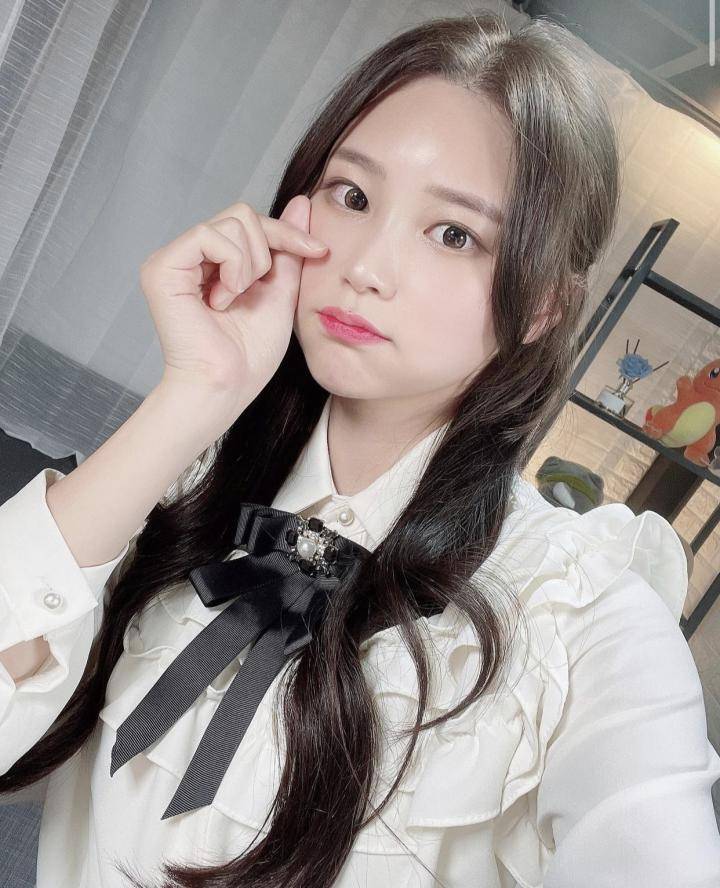丨足球动态丨哪个风格更好看？庆南FC啦啦队队长朴...