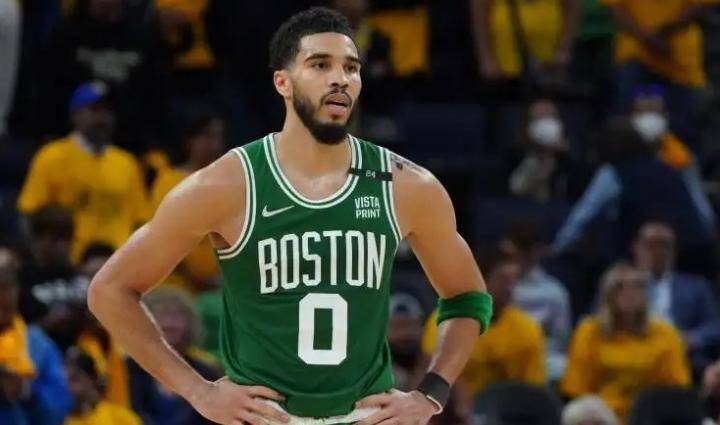 超越詹姆斯，塔图姆刷新NBA单赛季季后赛失误总数纪录