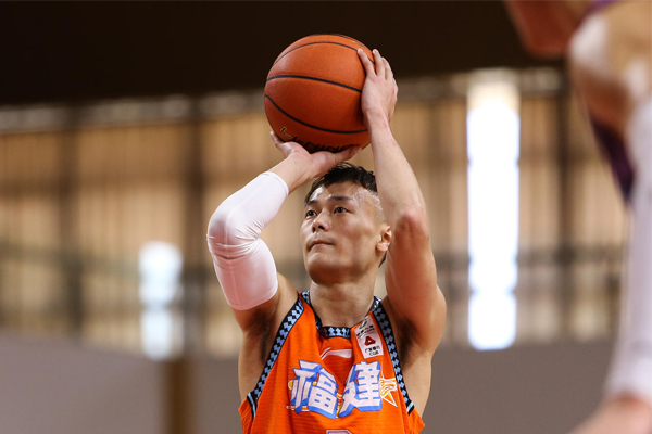 场均轰19 3 5 55.6%，汤杰闪耀全运会赛场，他的下一站会是哪里？