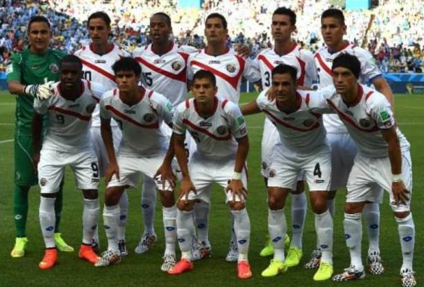 2-1！490万人口小国大逆转，成第5支出线球队，世界杯曾打爆国足