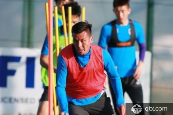 中超球员泡吧打架 中国足球职业规范道路且长
