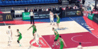 CBA战报：驱逐三人，辽宁102-90逆转广东，付豪38 12