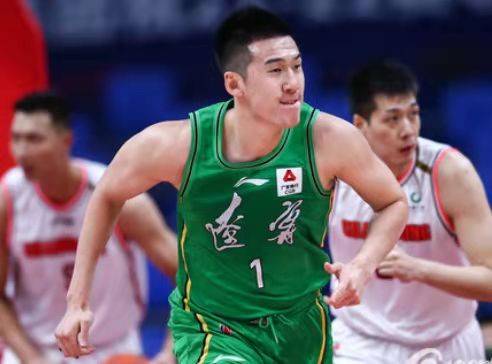 CBA战报：驱逐三人，辽宁102-90逆转广东，付豪38 12