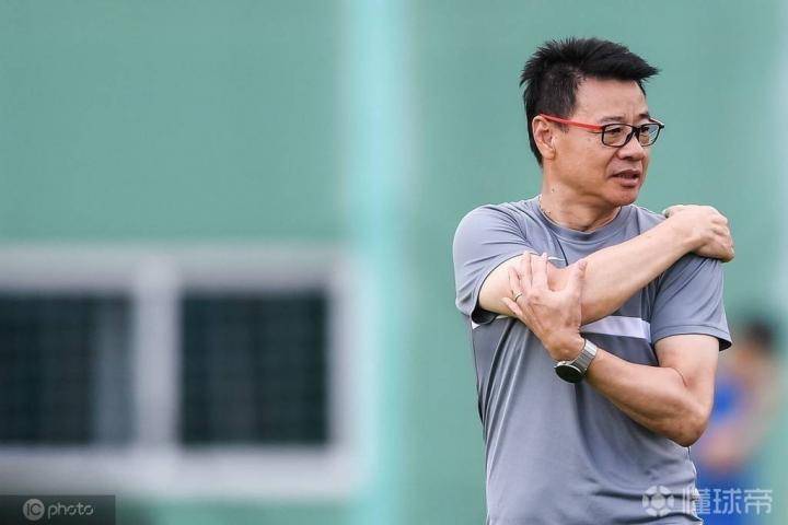 周俊辰：青岛降级对我是最大遗憾；申花外租球员都有很大进步