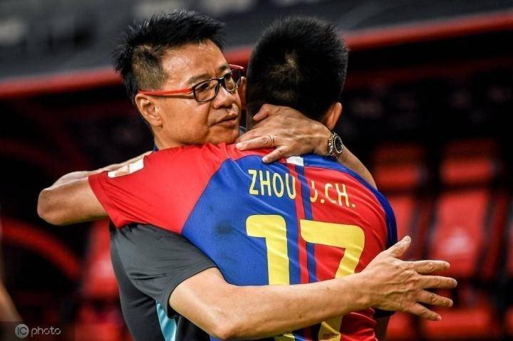 周俊辰：青岛降级对我是最大遗憾；申花外租球员都有很大进步