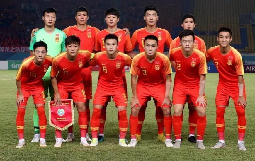 国足前有洋枪土炮 后有中西结合 但中场依然是广西白斩鸡水平
