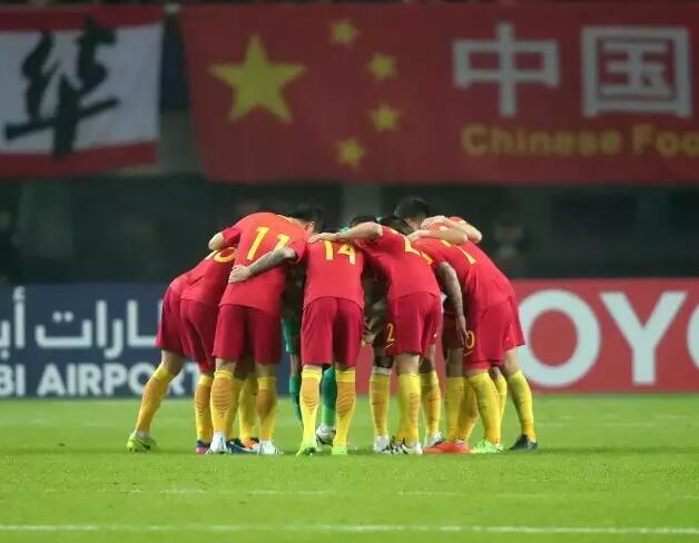 国足前有洋枪土炮 后有中西结合 但中场依然是广西白斩鸡水平