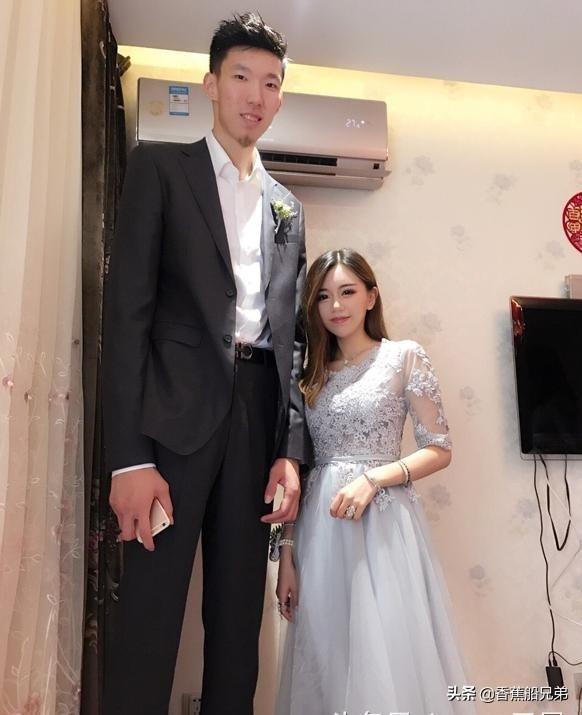 你觉得现在周琦在CBA的年薪值多少钱？