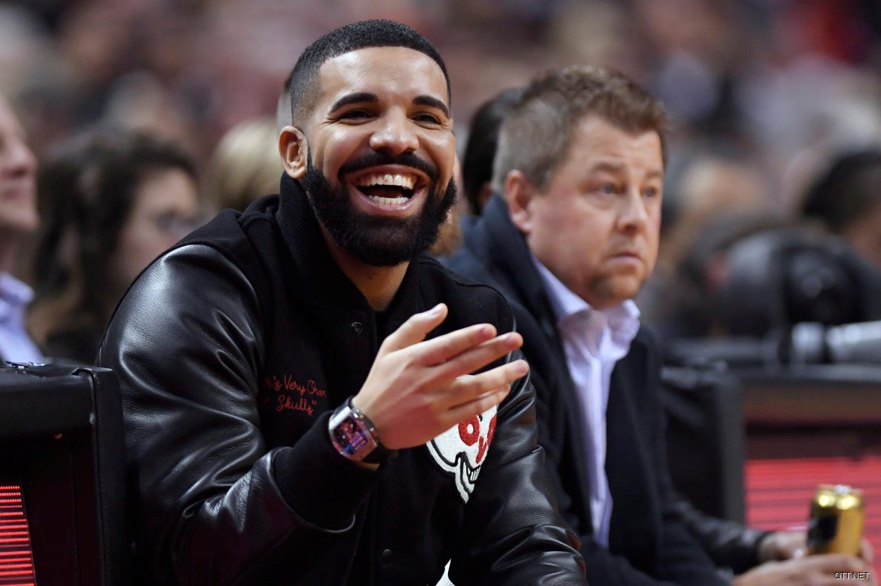 美记：联盟提醒猛龙要注意Drake在场边的举止