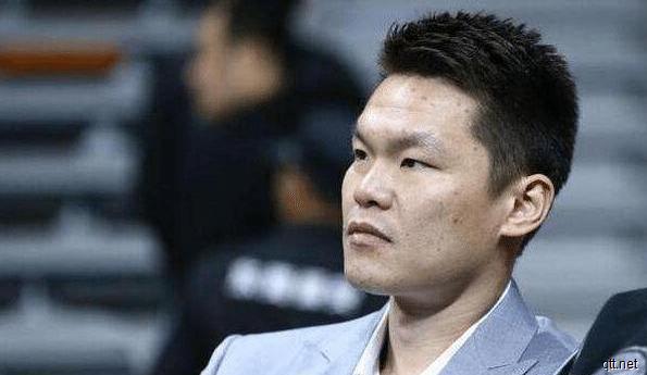 广东男篮的老板娘不光漂亮还非常厉害，曾豪开1亿顶薪签下易建联