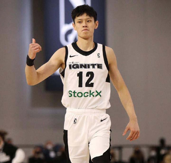 国内媒体：曾凡博退出今天举行的芝加哥NBA新秀联合试训