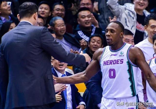 又一个CBA传奇！总得分榜超越朱八！直追易建联