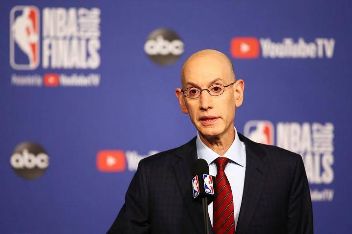 NBA总裁肖华触发健康安全协议缺席颁奖典礼，副总代替出席