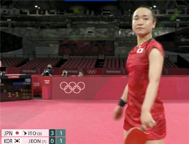 伊藤美诚吃香！能违规摸球桌＋赛中能关灯，张本智和被骂滚回中国