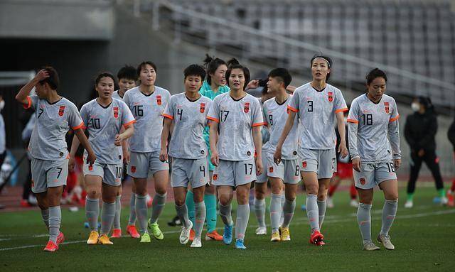 中国女足VS中国台北首发：“王炸”组合领衔，李佳悦在列