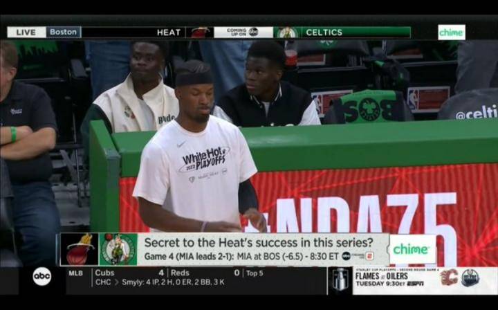 马不停蹄享受假期！萨卡前往波士顿观看NBA东部决赛！