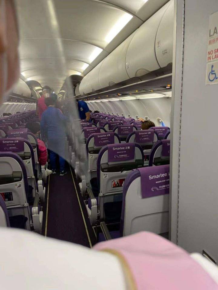 上海申花队今天下午乘坐吉祥航空航班飞赴大连备战新...