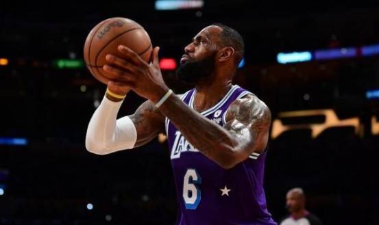 NBA战报：詹姆斯50 7 6，湖人122-109战胜奇才，库兹马23 7