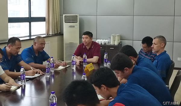 排球中心李全强主任看望国家男子沙滩排球队和国家女子青年排球队