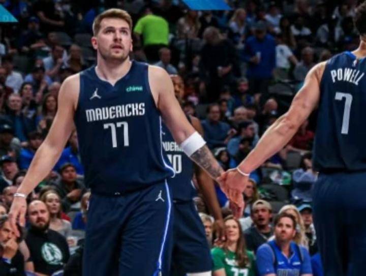 NBA战报：东契奇三节39 11 7，独行侠128-78大胜开拓者