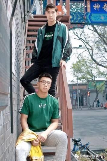 郭全博侯永永漫步京城胡同，国安官微抒发北京情怀！