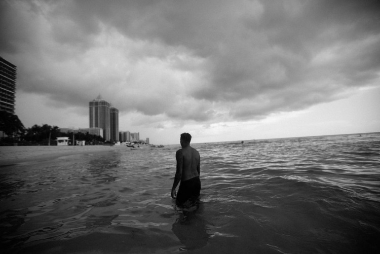 你的林皇——海滩称王！林加德发文：想抓我？除非比我快??
