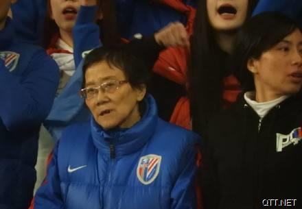 我们不会忘记您，上海绿地申花资深球迷张阿姨因病离世
