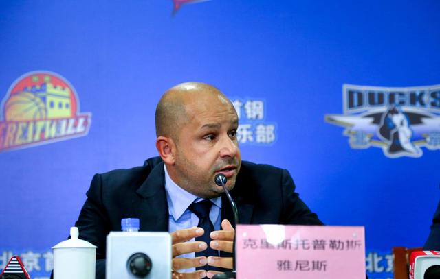北京囤积三外援，雅尼斯迎来幸福烦恼，功勋外援或重蹈莫里斯覆辙