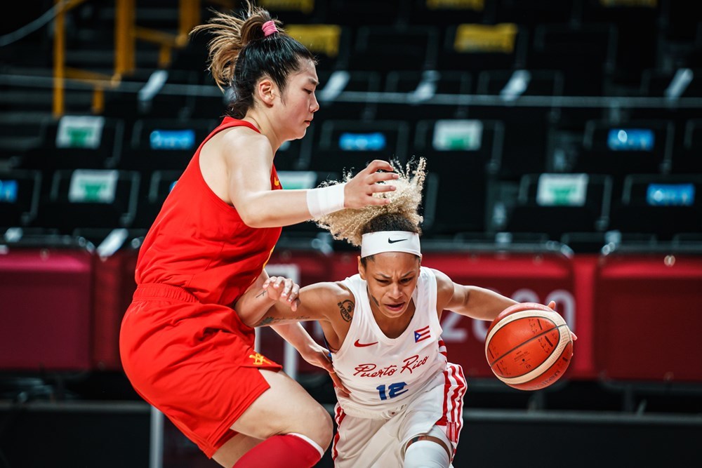 中国女篮97-55大胜波多黎各迎开门红，李月汝21分全场最高