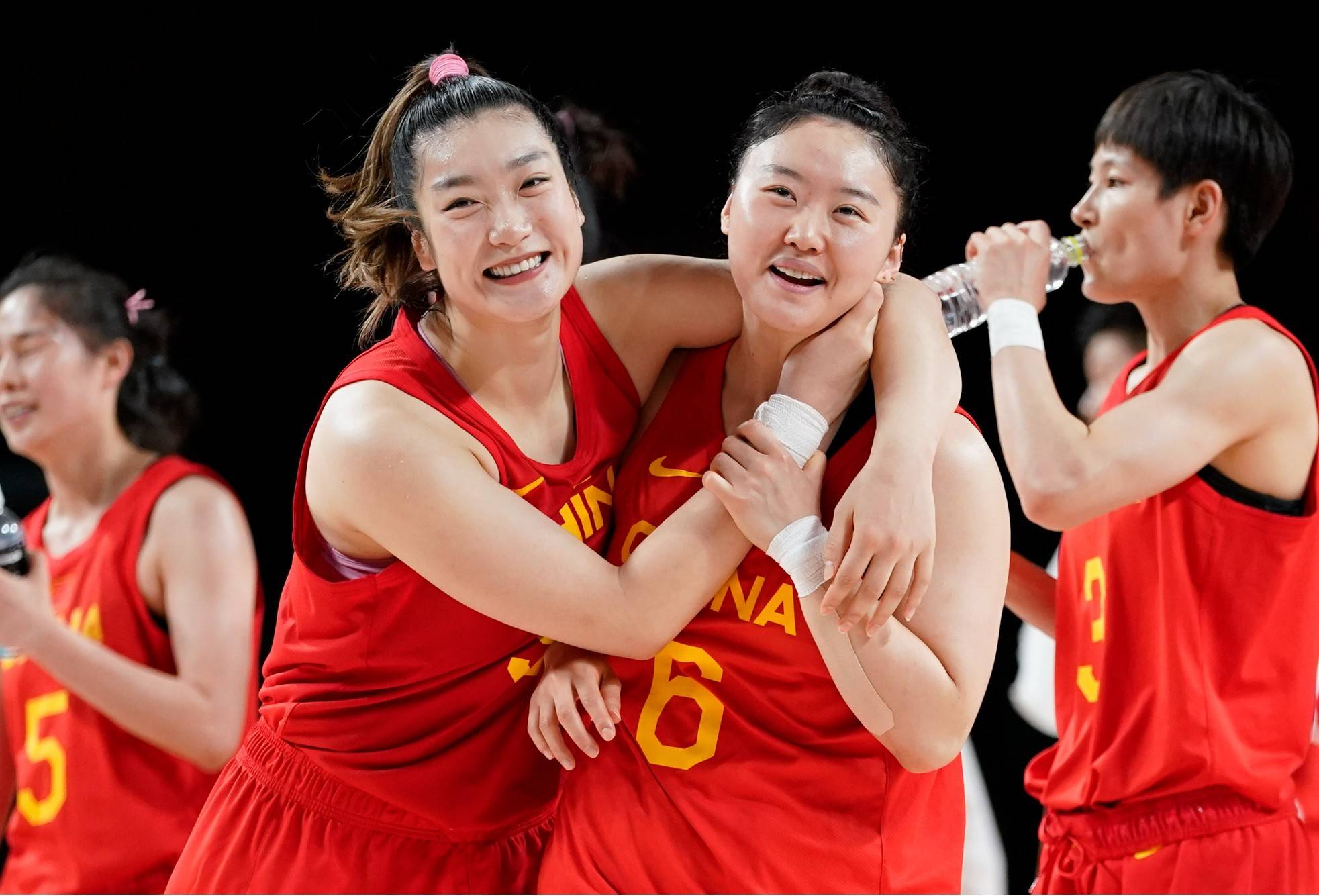奥运会中国女篮小组赛：李月汝21 12 李梦15分 中国女篮42分大胜波多黎各