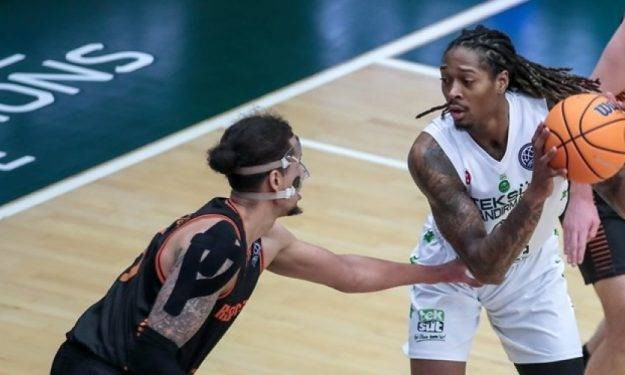 前NBA球员伊曼纽尔-特里新冠检测为阳性