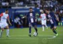 法国巴黎圣日耳曼5-2蒙彼利埃内马尔梅开二度，姆巴佩射偏乌龙球。