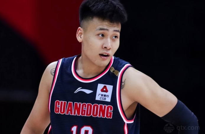 广东男篮球员赵睿