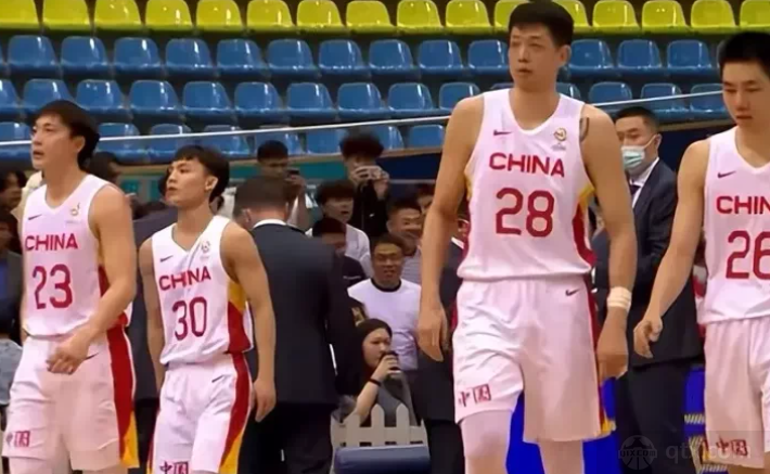 中国男篮战胜巴林男篮