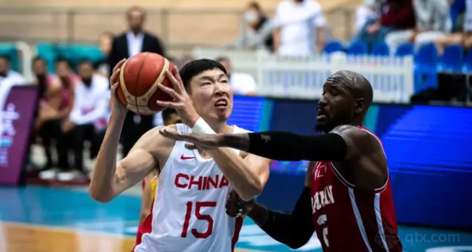 中国男篮核心球员周琦