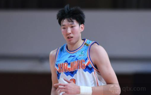 中国男篮内线核心周琦